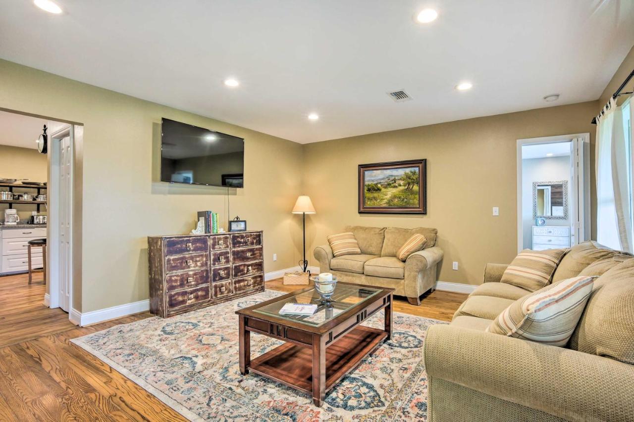 The Gathering Place Brenham Home On 6 Acres Экстерьер фото